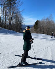 Erin Reigh skiing
