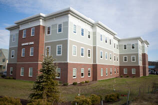 Exterior view of Dartmouth Hitchcock Clinics Bedford