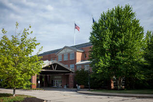 Entrance at Dartmouth Hitchcock Clinics Manchester
