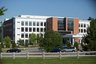 Exterior of Dartmouth Hitchcock Clinics Nashua